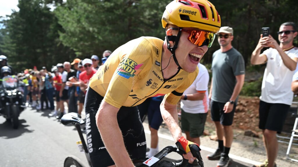 Vuelta : Les coureurs norvégiens rendent hommage au roi décédé lors de la 7e étape.