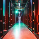 Free dénonce les délais excessifs de l’administration française pour les data centers IA