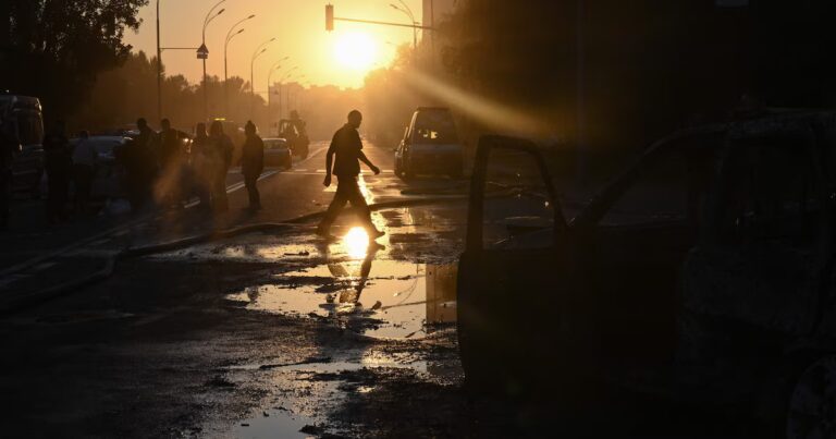 Explosions entendues à Kiev lors d’une alerte aérienne en Ukraine.