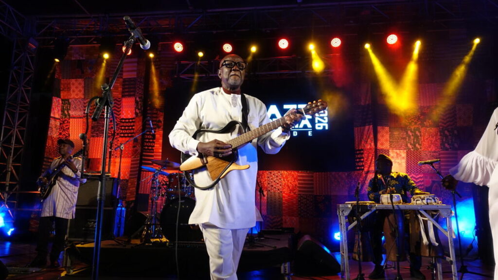 Ismaël Lô évoque le rôle apaisant de la musique lors de son intervention en Afrique