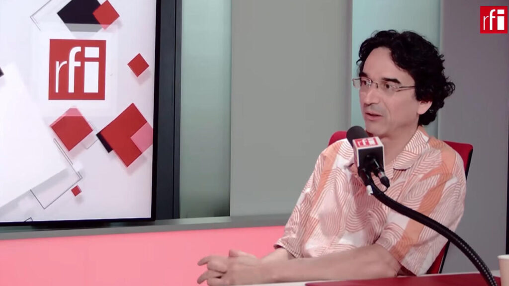 David Chavalarias souligne que les algorithmes ignorent la sémantique dans leur fonctionnement.