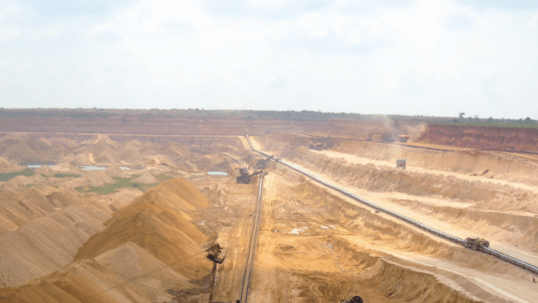 Phosphate de Tébessa : l’ambassadrice d’Italie salue la planification de Tebboune.