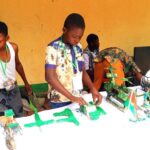 FIE Burkina : Des enfants de Ouagadougou montrent créativité et ingéniosité dans des compétitions.
