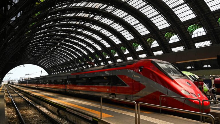 Trenitalia commande 19 trains à Hitachi pour près de deux milliards d’euros et annonce une liaison Paris-Londres.