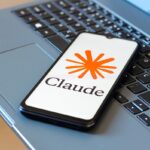 L’UE introduit le tatouage numérique pour garantir la qualité des textes générés par l’IA.