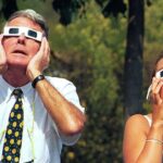 Éclipse solaire rare observée, marquant un événement astronomique significatif.