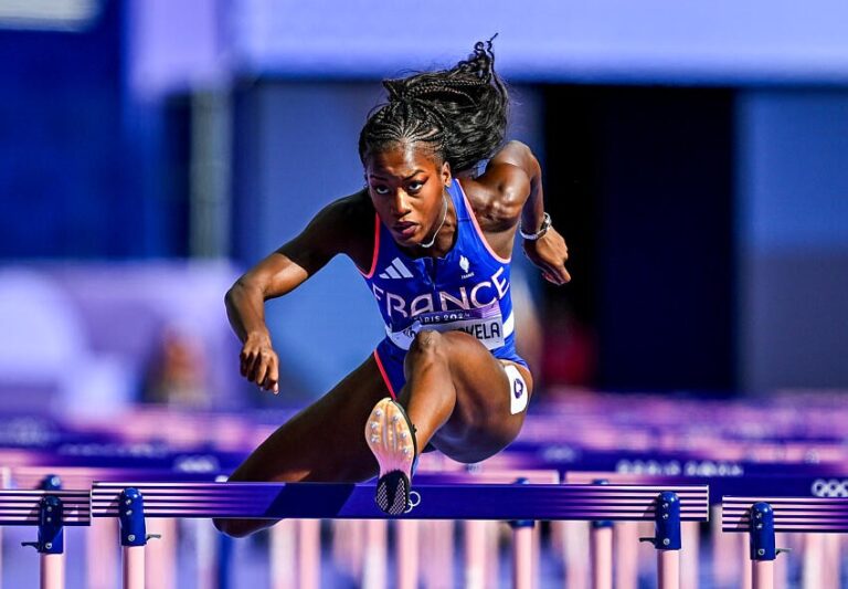 Cyréna Samba-Mayela se retire de la compétition d’athlétisme à Birmingham.