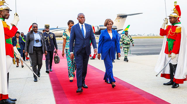 Brice Clotaire Oligui Nguema participe aux célébrations du 66ᵉ anniversaire de l’indépendance en Côte d’Ivoire.