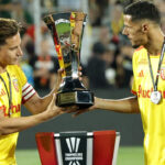 Lens bat le PSG en Trophée des champions malgré un désavantage numérique.