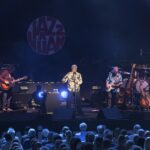 Tom Jones se produit au Jazz à Juan, marquant une nouvelle étape de sa carrière musicale.