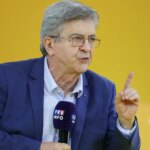 Mélenchon propose d&rsquo;augmenter les salaires, provoquant le rire des patrons en France.