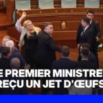 Kosovo : une députée jette des œufs sur le Premier ministre lors d&rsquo;une session parlementaire
