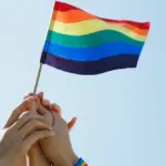 Discriminations LGBT+ : nouvelles mesures de protection à l&rsquo;école et à l&rsquo;université en France.