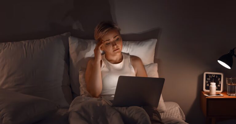 Rêves récurrents en vacances : un signal d’alerte selon les experts en santé mentale.