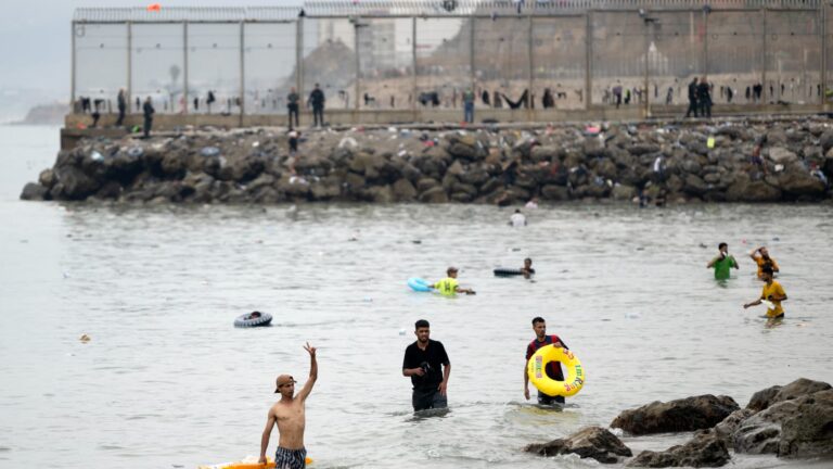 Crise migratoire à Ceuta : 67 migrants décédés lors de tentatives d’entrée dans l’enclave espagnole