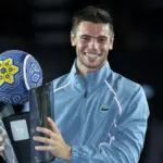 Arthur Gea remporte l’ATP 250 de Los Cabos, marquant une étape clé de sa carrière.