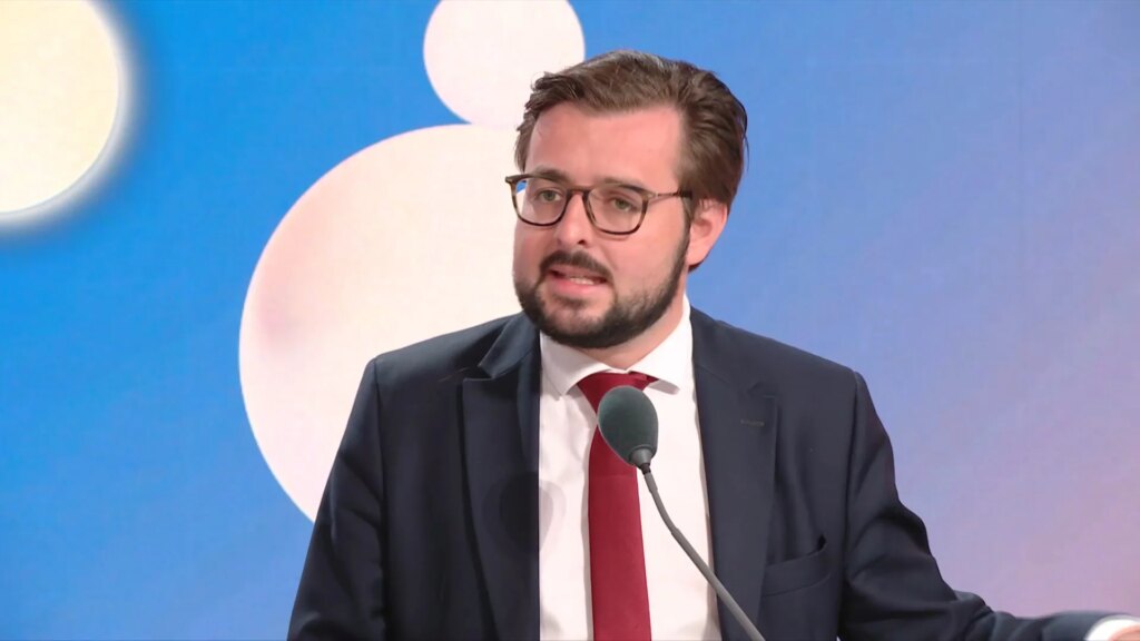 Primaire de la gauche : Philippe Brun suspendu, cinq candidats restent en lice.