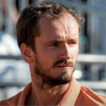 Daniil Medvedev en difficulté à Winston-Salem avant l&rsquo;US Open, performances préoccupantes.