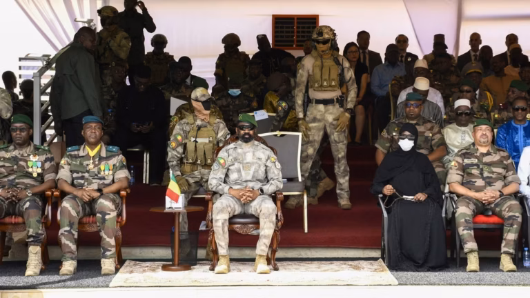 Mali : le chef de la junte accorde une grâce à un agent du renseignement français condamné