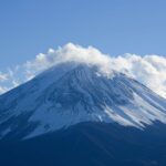 Un père laisse son fils de 7 ans seul pendant 8 heures sur le mont Fuji.