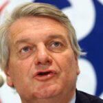 Décès de Daniel Bernard, ancien PDG de Carrefour, à 80 ans, figure de la distribution moderne.