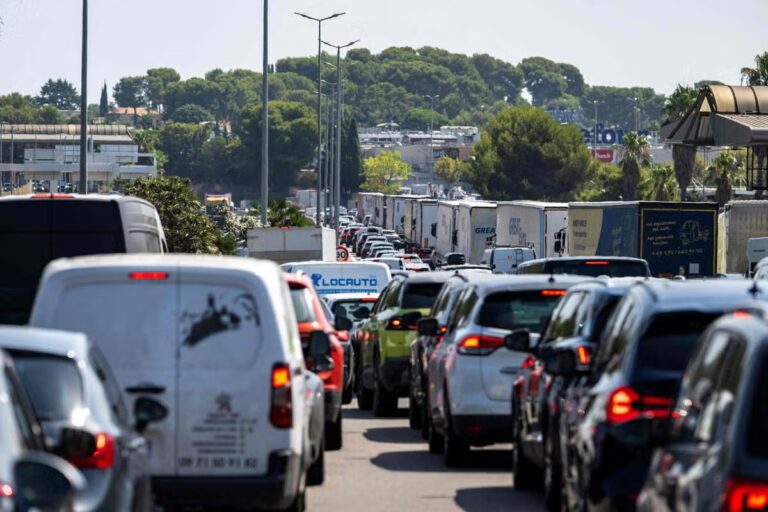 Routes du Var et des Alpes-Maritimes : conseils pour éviter les embouteillages du week-end du 15 août.