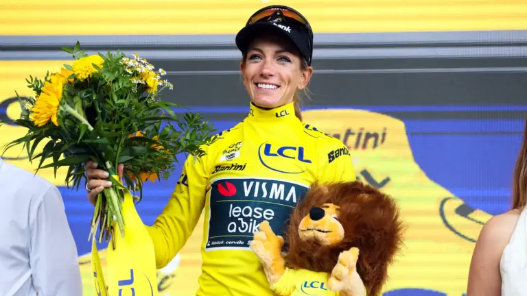 Pauline Ferrand-Prévot remporte le championnat mondial de cyclisme sur route en France.
