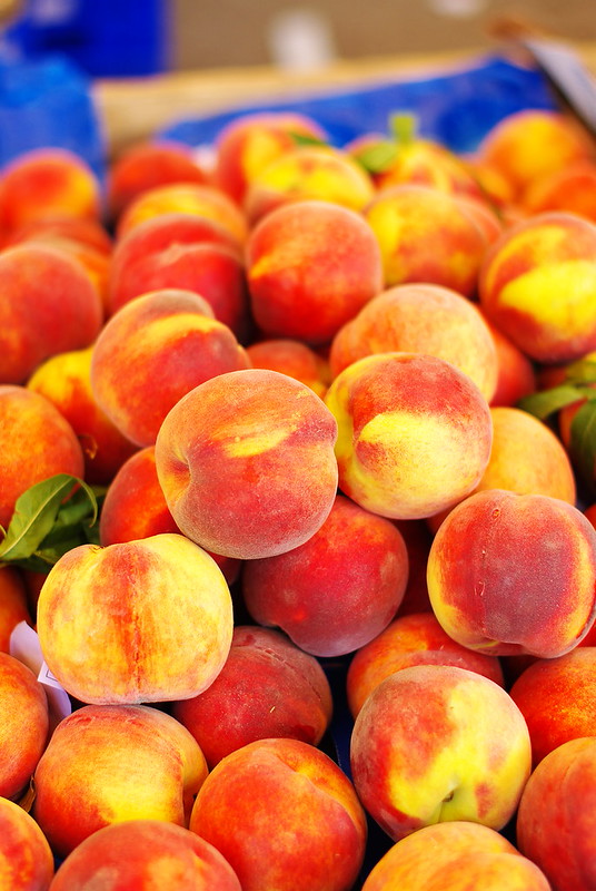 Recettes salées et sucrées à base de pêches et nectarines : 20 idées culinaires variées