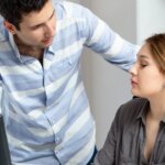 Comment établir des limites face aux avances non sollicitées au travail en France