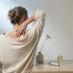 Irritations cutanées : choix entre calendula et camomille pour apaiser la peau.