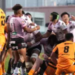Un joueur de rugby fidjien décède à 26 ans des suites d’un coup de chaleur sévère au Japon.