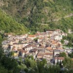 Dénicher un coin de paradis dans les Alpes-Maritimes : un défi pour les investisseurs immobiliers.