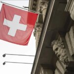 La Suisse défend son symbole de la croix sur les produits face à des contestations internationales.