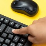 Claude utilise un marqueur invisible pour détecter les textes générés par l&rsquo;IA.