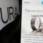 Oura, entreprise finlandaise, lance une bague connectée pour le suivi de la santé.