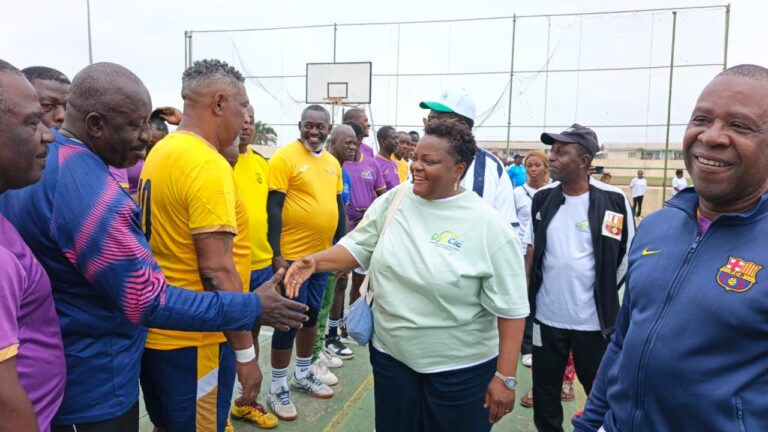 Port-Gentil : Isabelle Essonghé organise le Tournoi des vétérans du sport local.