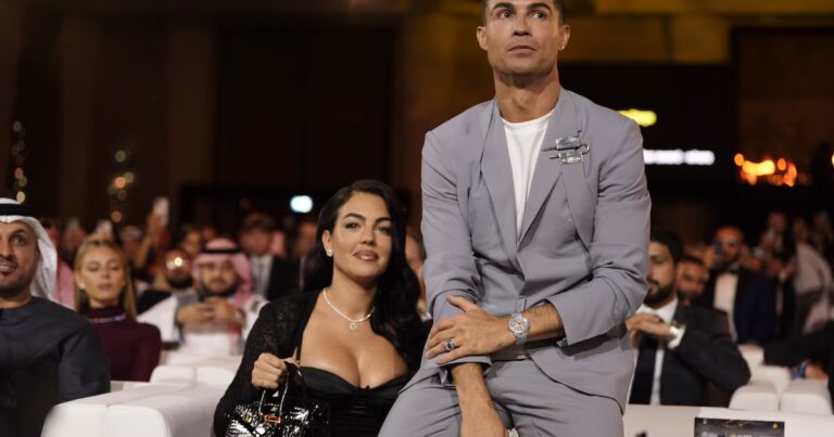 Imbroglio pour 3.000 personnes venues pour le mariage de Cristiano Ronaldo en raison d’une erreur.