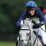 Zara Tindall remporte une victoire équestre le jour de l&rsquo;anniversaire de la princesse Anne.