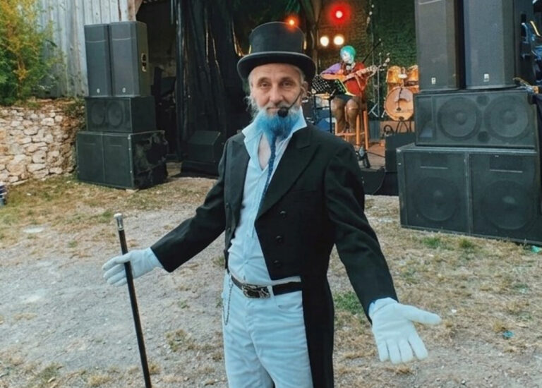Villecerf rend hommage à « Barbe Bleue », figure emblématique du village disparu.
