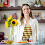 Rose Simard présente « Pour l’amour de l’apéro », une exploration des traditions culinaires.