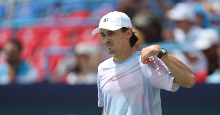 De Minaur éliminé à Washington, perd son titre ATP au premier tour.