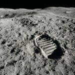 Apollo 15 dépose une œuvre d&rsquo;art sur la Lune, son auteur belge n&rsquo;en vend pas de copies.