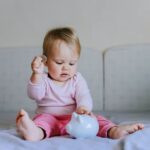 En France, le coût de la vie rend l’éducation des enfants de plus en plus difficile.