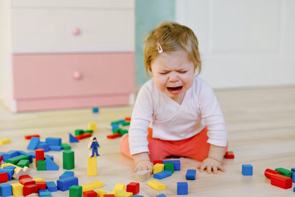 Première rentrée en crèche : analyse des pleurs des enfants et leurs significations.