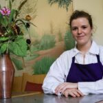Marie Petit-Doux, cheffe du Bèou Bistrot à Avignon, atteint un équilibre culinaire durable.