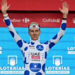 Pogacar prend le maillot de leader de la Vuelta après la première étape avec 9 centièmes d&rsquo;avance.