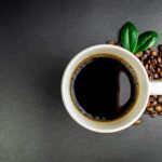 Le café stimule la production d&rsquo;urine, selon des études scientifiques.