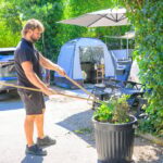 Camping Arc-en-Ciel à Aix : une équipe locale gère l&rsquo;ensemble des services pour ses clients.