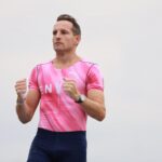 Renaud Lavillenie remporte le concours de la perche à Aoste en franchissant 5,80 m.