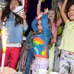 Budget cadeaux élevé pour les parents face aux nombreuses invitations d&rsquo;anniversaires des enfants.